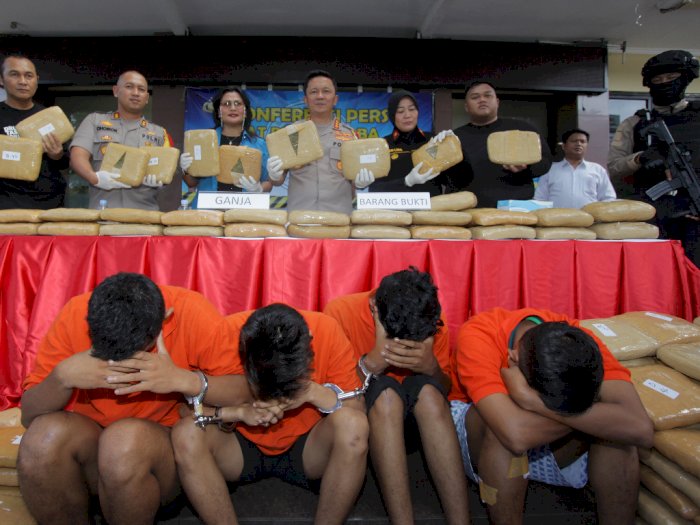 Empat Pengedar 374 Kg Ganja dari Aceh Tertangkap di Jakarta Selatan