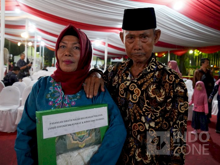 Kisah Cinta Pasangan Tertua di Nikah Massal Pemprov DKI Jakarta