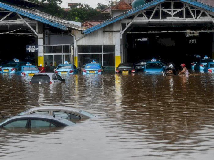 Jakarta di Kepung Banjir, Jokowi Perintahkan Normalisasi Objek Vital