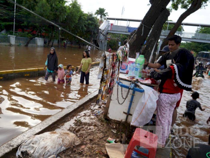 PDEI Sebut Ada 7 Penyakit Pasca-Banjir yang Harus Diwaspadai