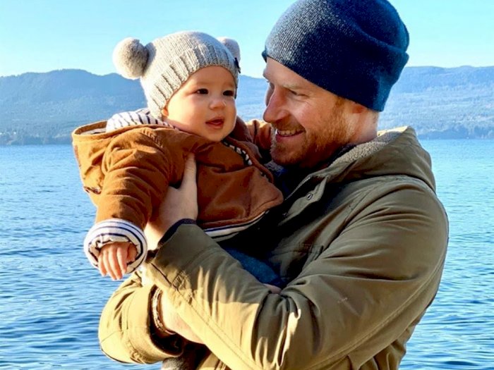 Pangeran Harry dan Meghan Markle Unggah Foto Menggemaskan Baby Archie