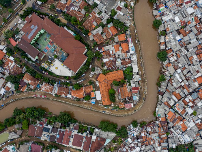 13 Sungai Jakarta Tidak Akan Cukup Cegah Jakarta Banjir, Ini Solusinya
