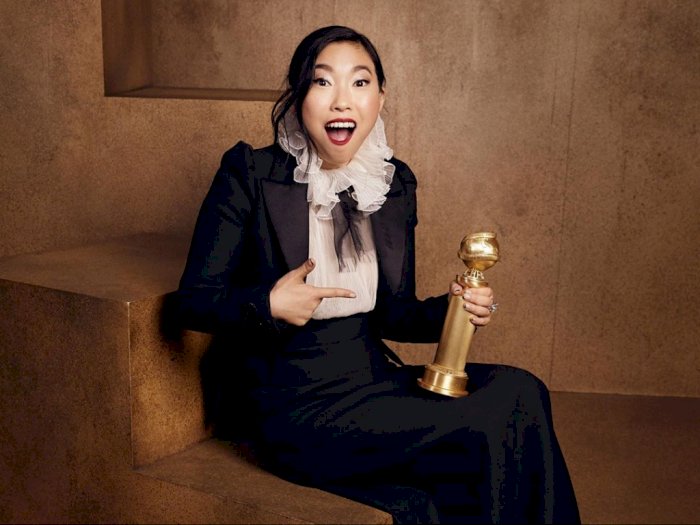 Wow! Awkwafina Jadi Wanita Asia Pertama Pemenang Golden Globe