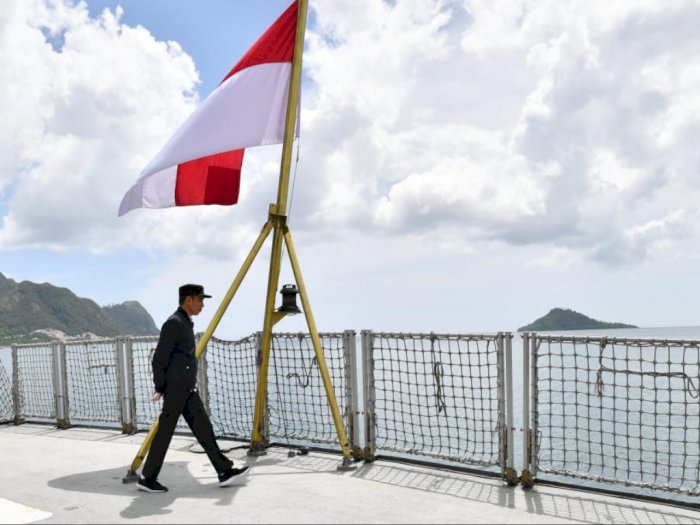 FOTO: Presiden Jokowi Tinjau Kapal Perang di Natuna 