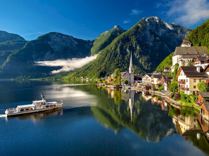 Desa Indah di Austria Ini Kini Batasi Kunjungan Turis