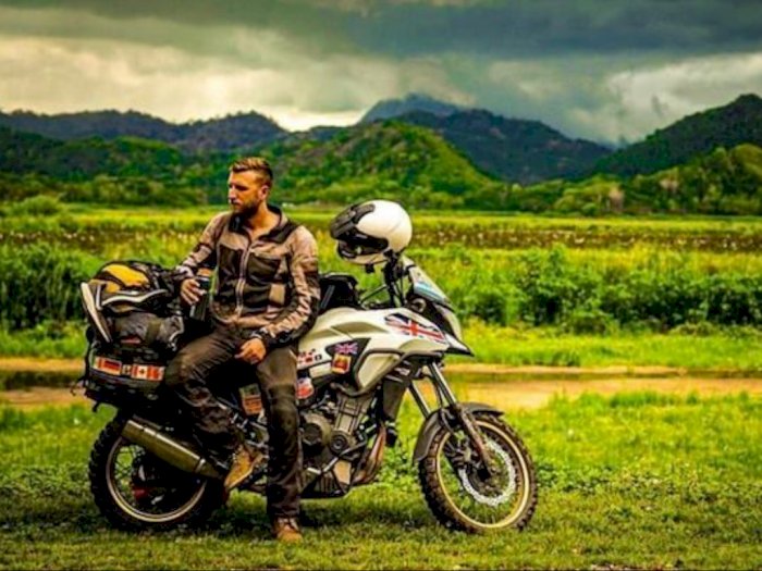 Bule Ini Cerita Kesan Naik Honda CB500X dari Inggris ke Indonesia