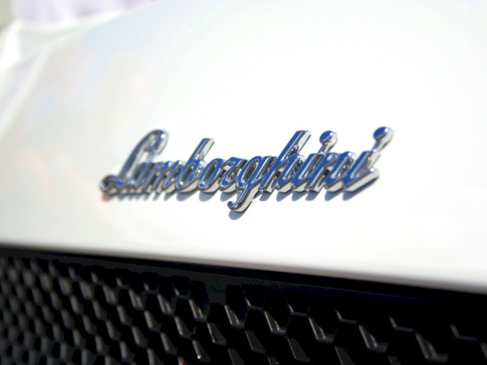 Lamborghini Telah Cetak Rekor Penjualan Lewat Varian SUV 