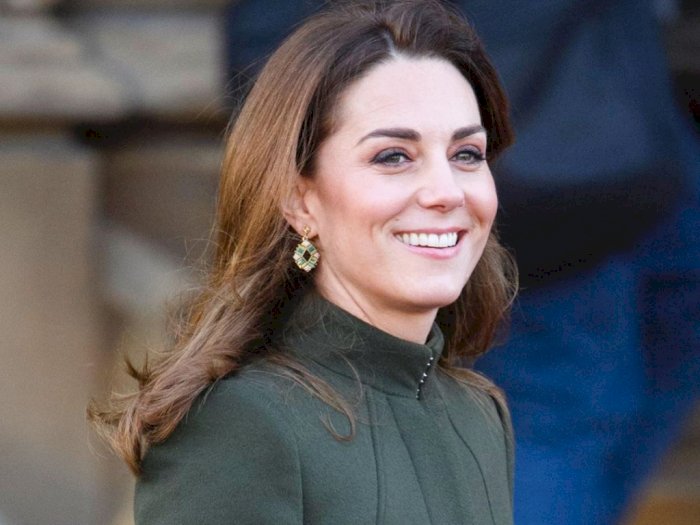 Gaun Houndstooth Laris Manis Setelah Dipakai Kate Middleton