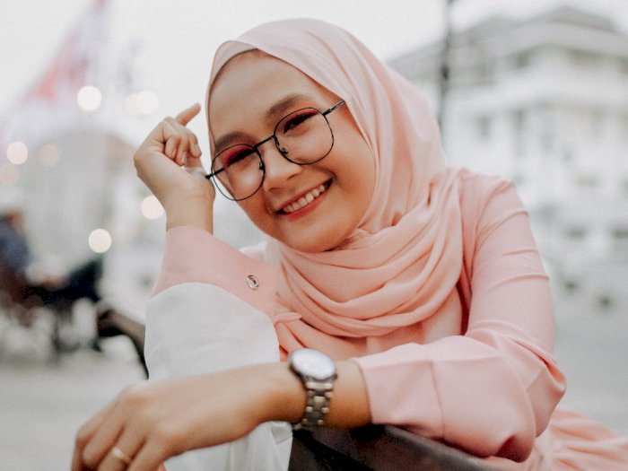 4 Tips Buat Hijaber Agar Wajah Bulat Terlihat Tirus Saat Pakai Jilbab