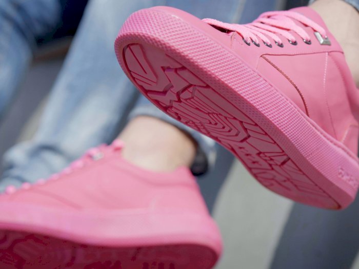 Pertama di Dunia, Sneakers Ini Terbuat dari Permen Karet