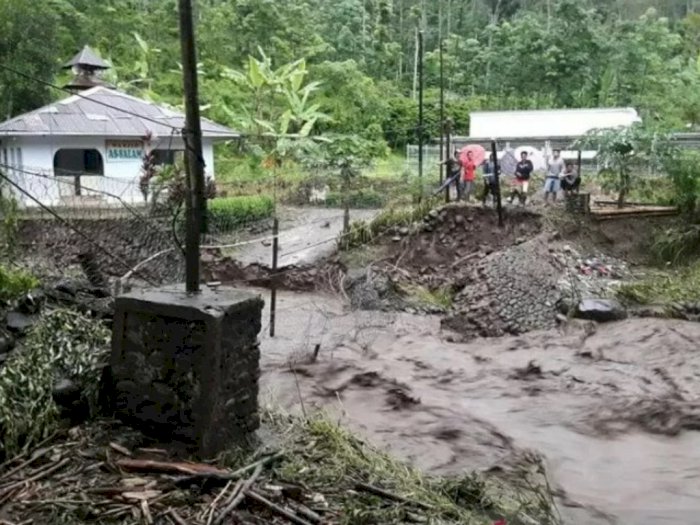Banjir Bandang Jember, Gubernur Jatim Tinjau Lokasi Hari Ini  Indozone.id