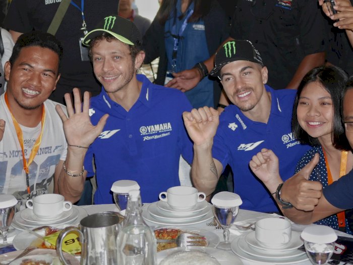 Valentino Rossi & Maverick Vinales Sapa Penggemarnya di Indonesia