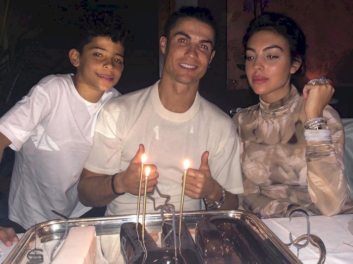 Cristiano Ronaldo Dapat Kado Ulang Tahun Istimewa dari Georgina 