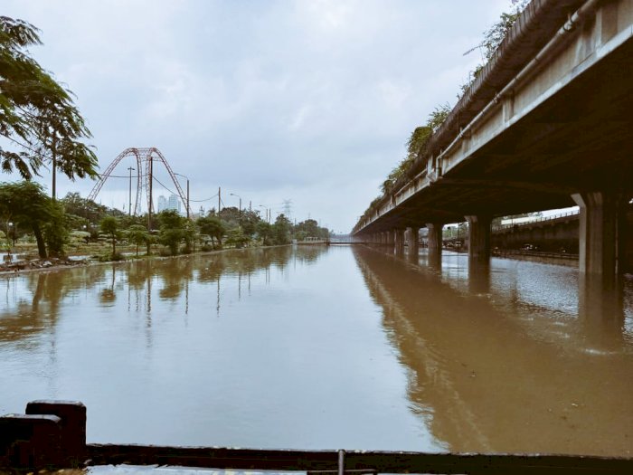 Sederet Titik Banjir di DKI Pagi Ini: Condet Terendam hingga 2,5 Meter