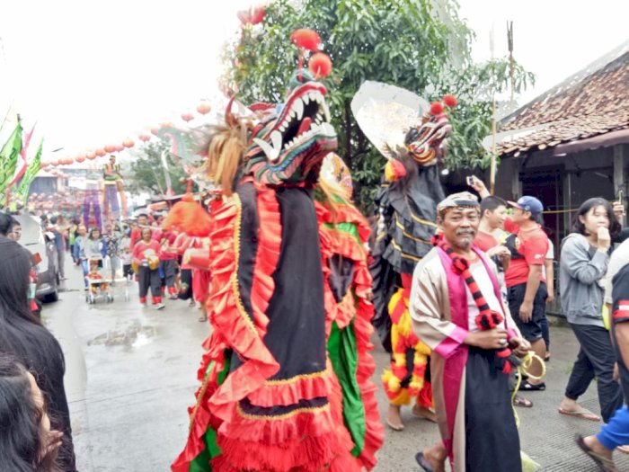 Warga Antusias Ikuti Pawai Cap Go Meh di Kota Bekasi