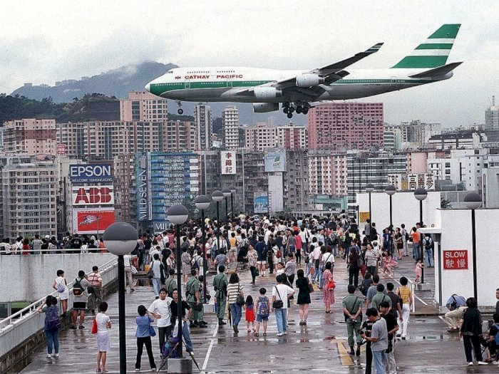 Bandara Paling Berbahaya di Hong Kong yang Kini Tinggal Sejarah