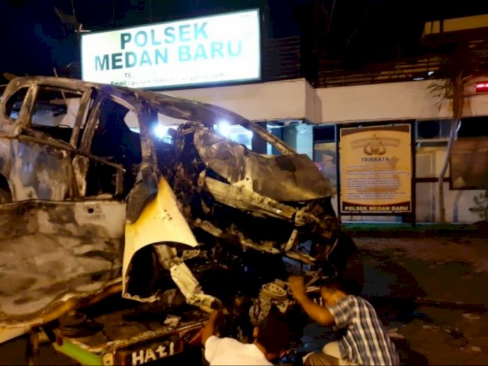 Satu Unit Mobil Terbakar di Padang Bulan, Sopirnya Tewas Terpanggang