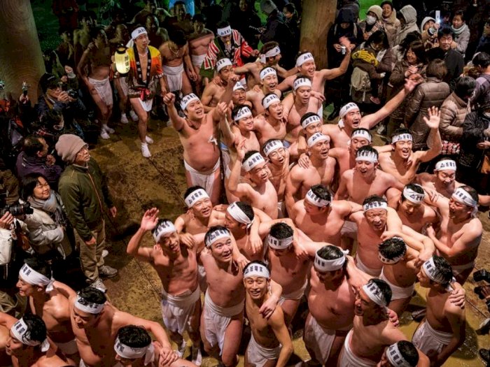 Ribuan Pria di Jepang Meriahkan Festival Telanjang