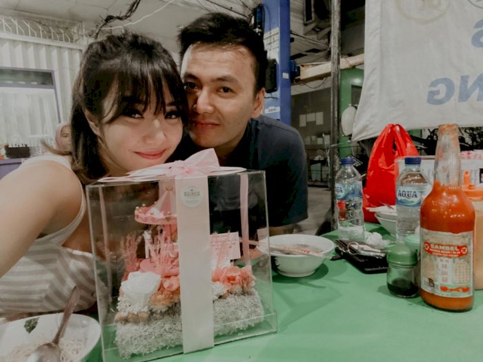 Momen Gisel dan Wijin Makan Bakmi di Warung Kaki Lima Saat Valentine