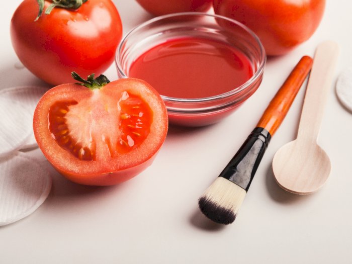 Cara Mudah Bikin Masker Tomat untuk Atasi Komedo di Wajah