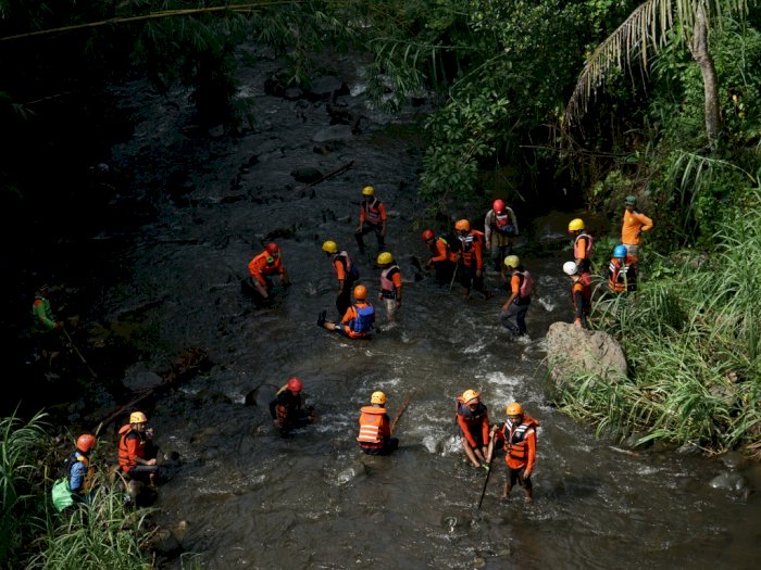 FOTO: Pencarian Siswa SMPN 1 Turi yang Hanyut di Sungai Sempor