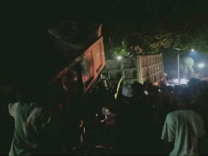 Satu Orang Tewas dalam Insiden Dump Truk Timpa  Odong-odong di Binjai