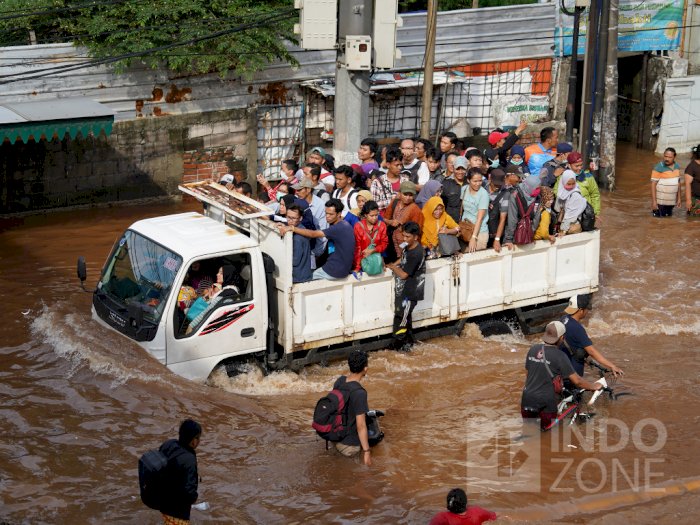 Bantu Anies, DPRD DKI Bentuk Pansus Banjir