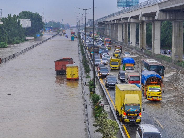 5 Gerbang Tol Jakarta-Cikampek Masih Ditutup karena Banjir