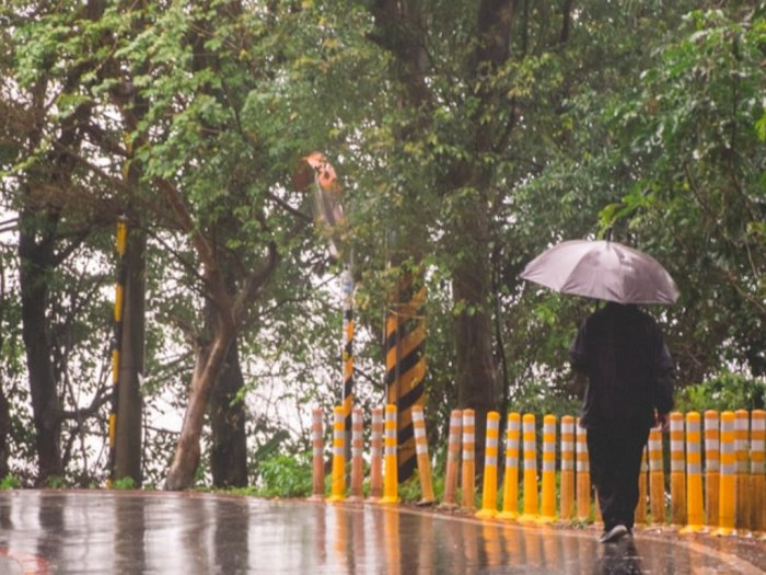 Waspada, Hujan Lebat Masih Mengguyur DKI Jakarta Malam Nanti