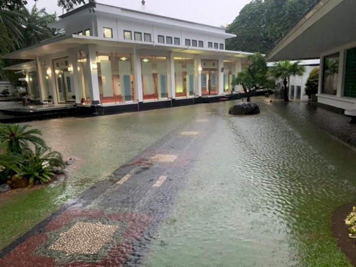 Hujan Deras di Jakarta, Istana Jokowi Sempat Tergenang