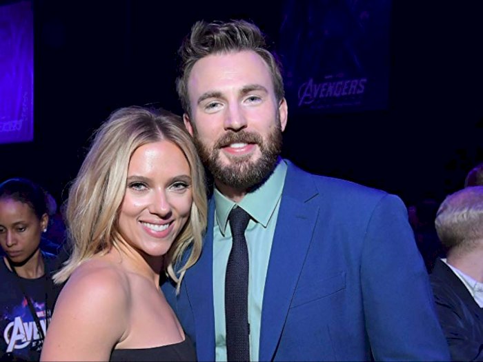 Chris Evans Akan Mainkan Peran Film Musikal Bersama Scarlett Johansson