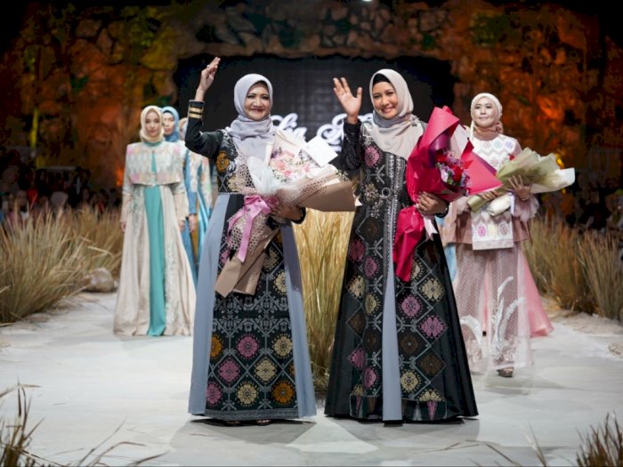 Lia Afif Hadirkan Tenun Khas Lombok di Fashion Rhapsody 2020