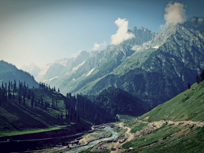 Masuk Wilayah India, Seperti Ini Keindahan Dataran Kashmir 