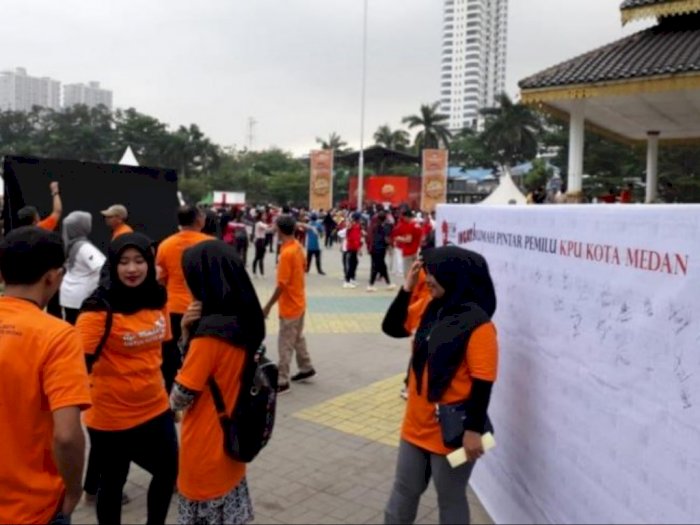 Senam Peluncuran Maskot dan Jingle KPU Kota Medan Diikuti Ribuan Orang