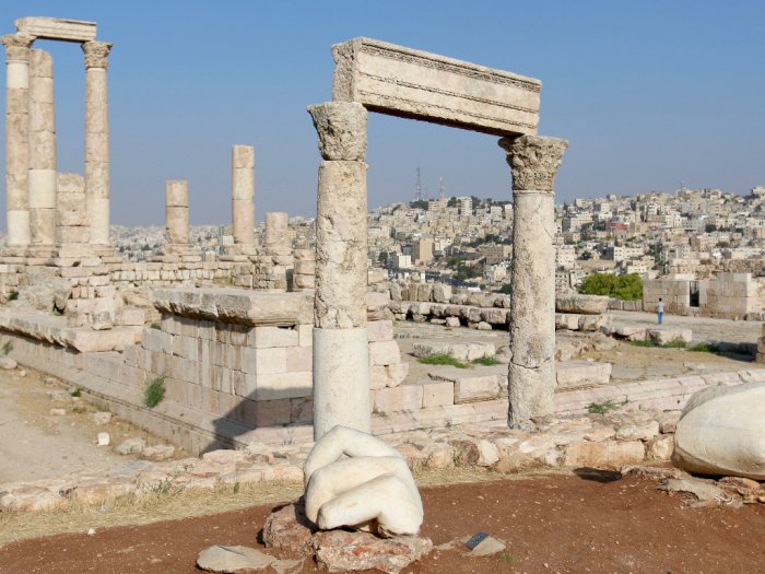 Reruntuhan Kuil Hercules, Situs Bersejarah di Yordania