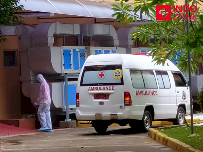 Ambulans Masuk Area Isolasi RSPI Sulianti Saroso, Bawa Pasien Corona?