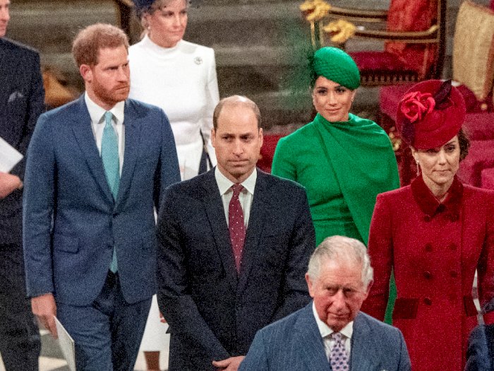 FOTO: Bertemu Pangeran William, Pangeran Harry Terlihat Tegang