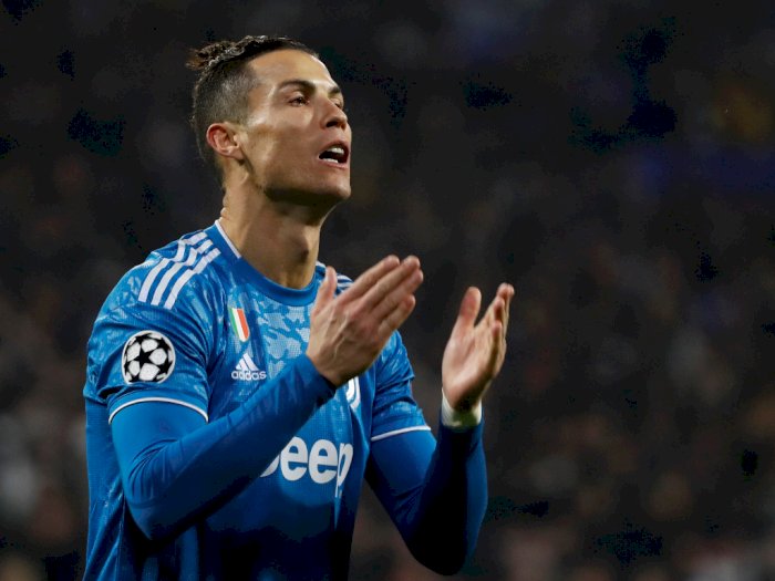 Bek Juventus Positif Virus Corona, Bagaimana Nasib Cristiano Ronaldo?