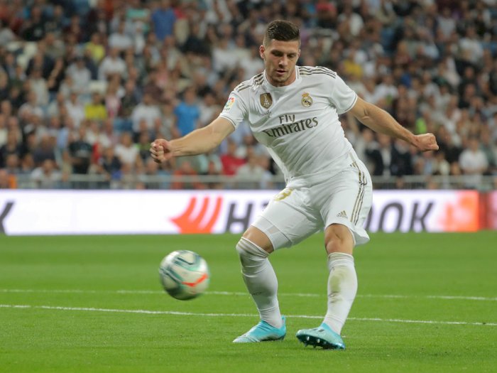 Langgar Aturan Karantina, Striker Real Madrid Justru Berpesta di Jalan