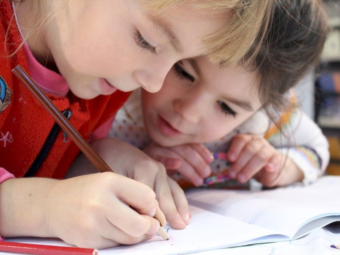 Orangtua Perlu Evaluasi Jadwal Anak Terkait Kebijakan Belajar di Rumah