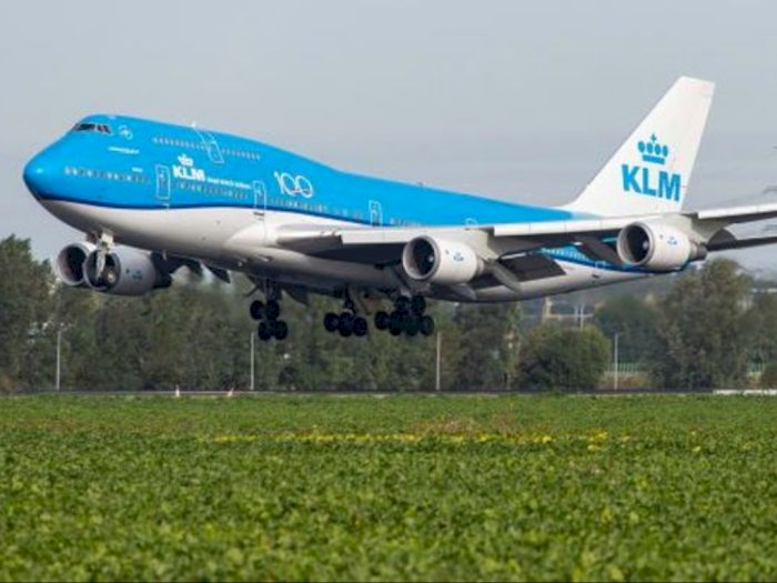 FOTO: Penerbangan Terakhir B747 Milik KLM yang Sepi Kena Imbas Corona