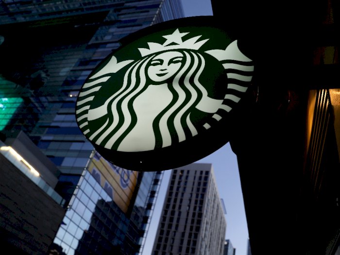 Batasi Layanan, Starbucks Tutup Kafe di AS dan Kanada