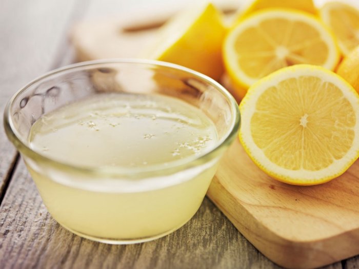 Cara Mudah Peras Lemon Sampai Airnya Tak Tersisa