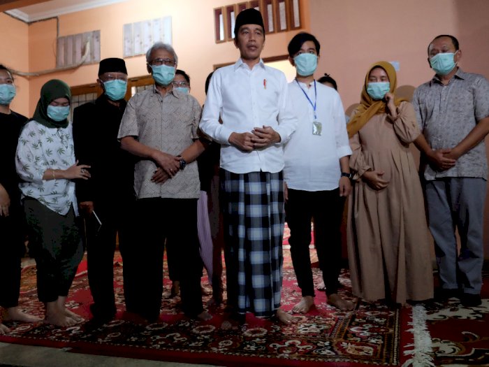 Erick Thohir, Luhut Hingga Khofifah Hadir di Rumah Duka Ibunda Jokowi