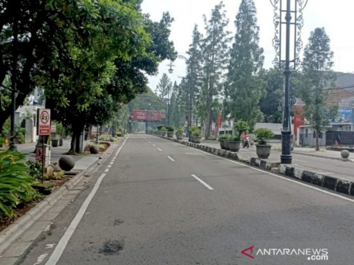 Cegah Penyebaran Corona, Polisi Tutup Sejumlah Ruas Jalan di Bandung