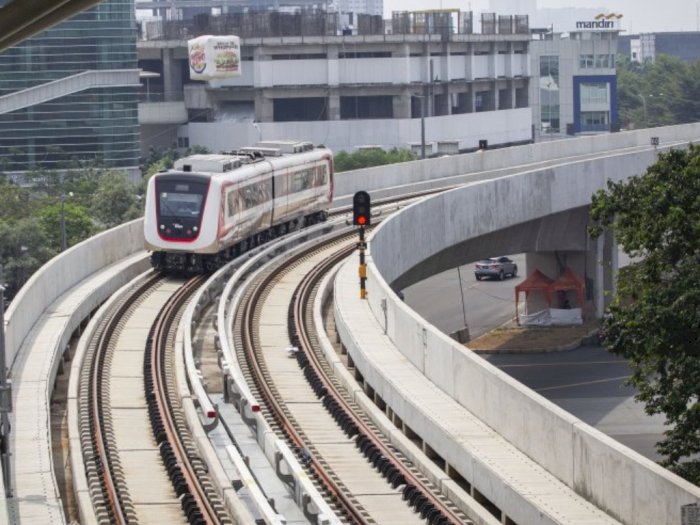 Cegah Penyebaran Virus Corona, Mulai Besok Perjalanan LRT Jakarta Menjadi 30 Menit Sekali