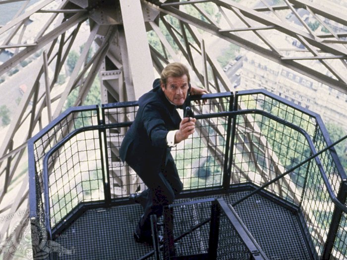 Senjata dalam Film "James Bond" Telah Dicuri di London