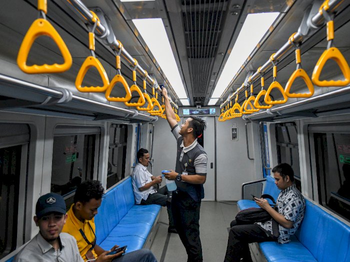 Jumlah Penumpang LRT Jakarta Merosot Lebih dari 85%