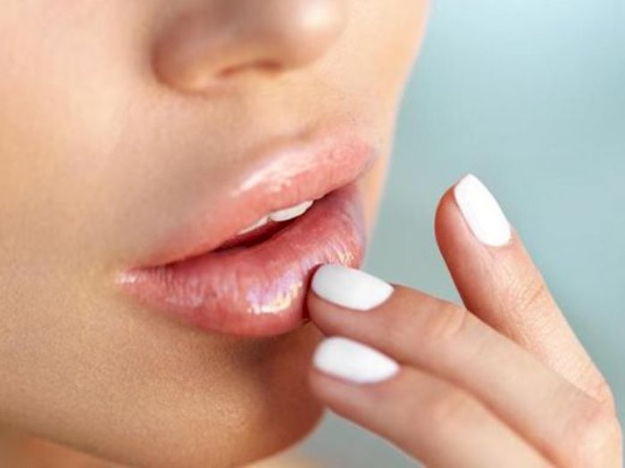 Benarkah Pasta Gigi Bisa Bikin Bibir Lebih Besar dan Seksi?