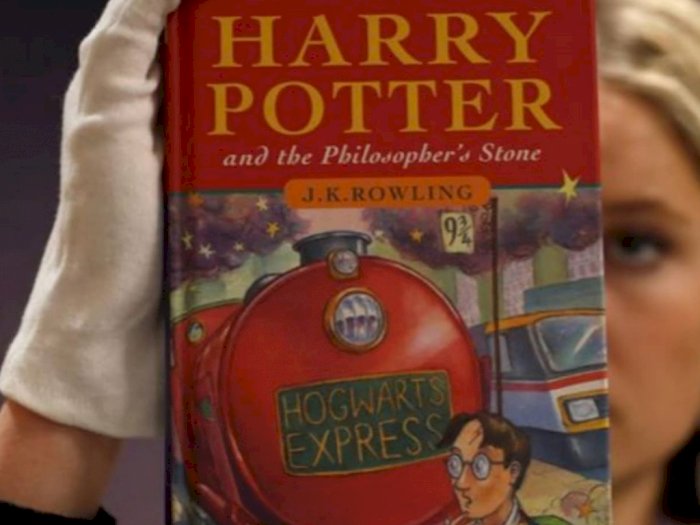 J.K Rowling Gratiskan Audiobook Seri Pertama Harry Potter Selama April